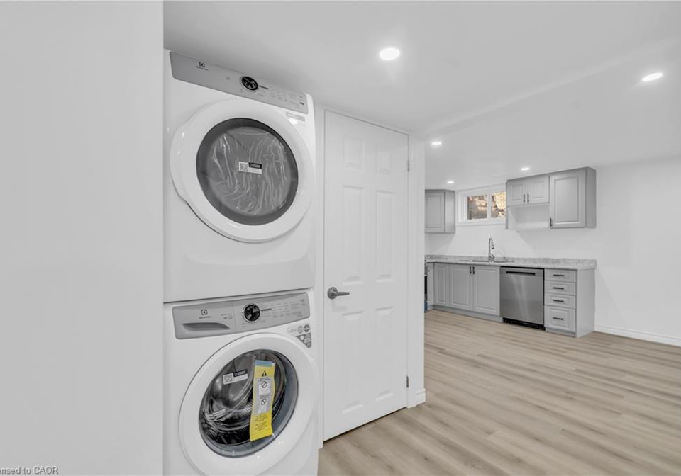 12-belton-drive-kitchener-ontario-40780387