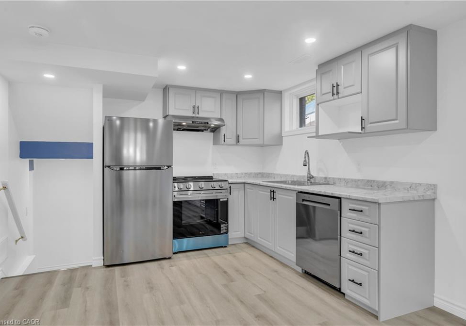 12-belton-drive-kitchener-ontario-40780387