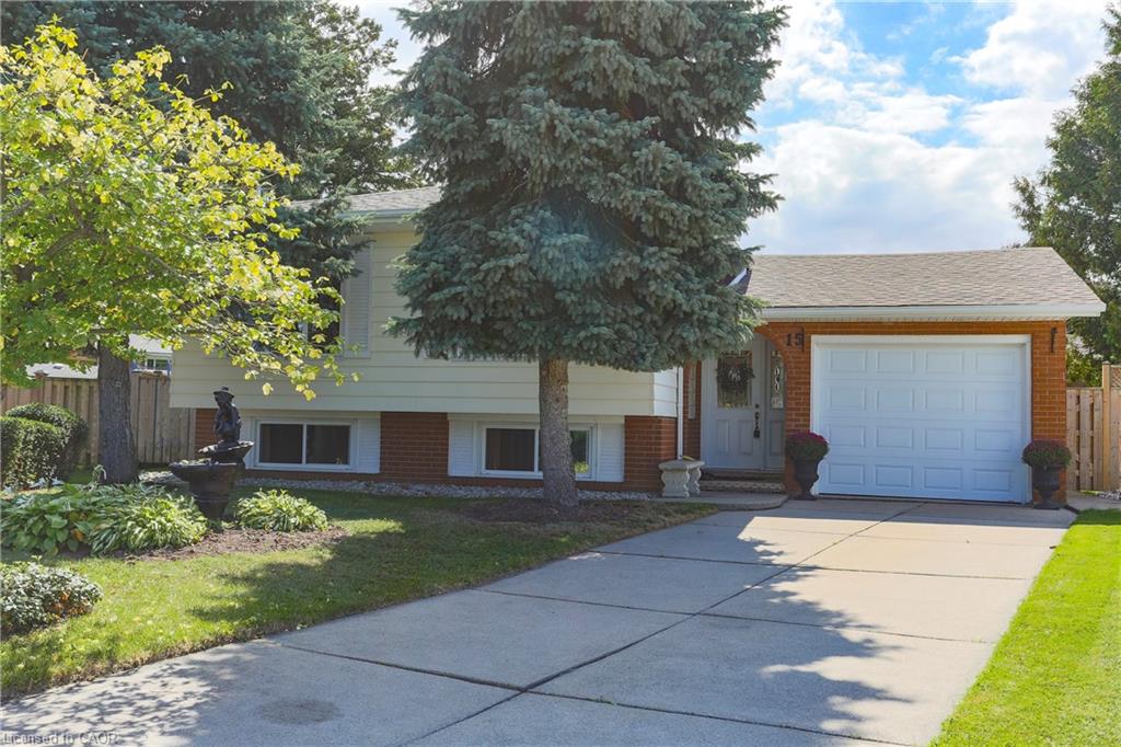 15-lantana-court-hamilton-ontario-40780399