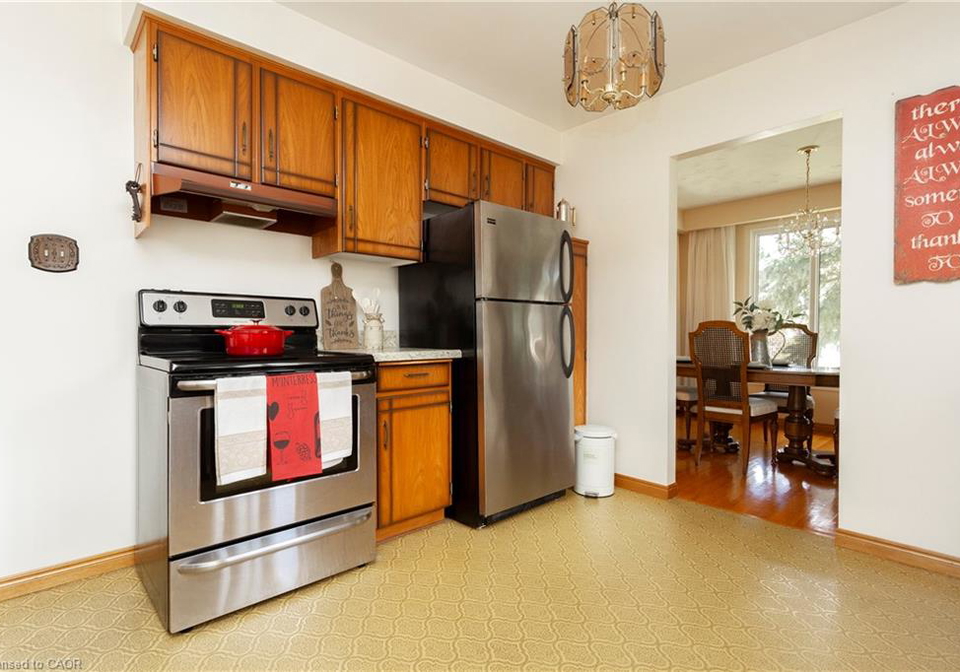 15-lantana-court-hamilton-ontario-40780399
