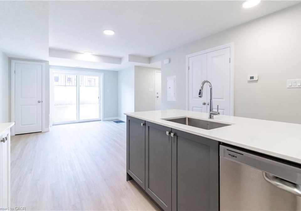 410-northfield-drive-w-waterloo-ontario-40780482