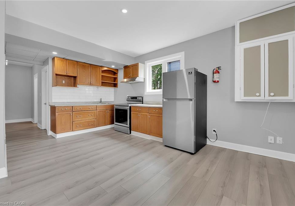 8-nickel-street-port-colborne-ontario-40780519