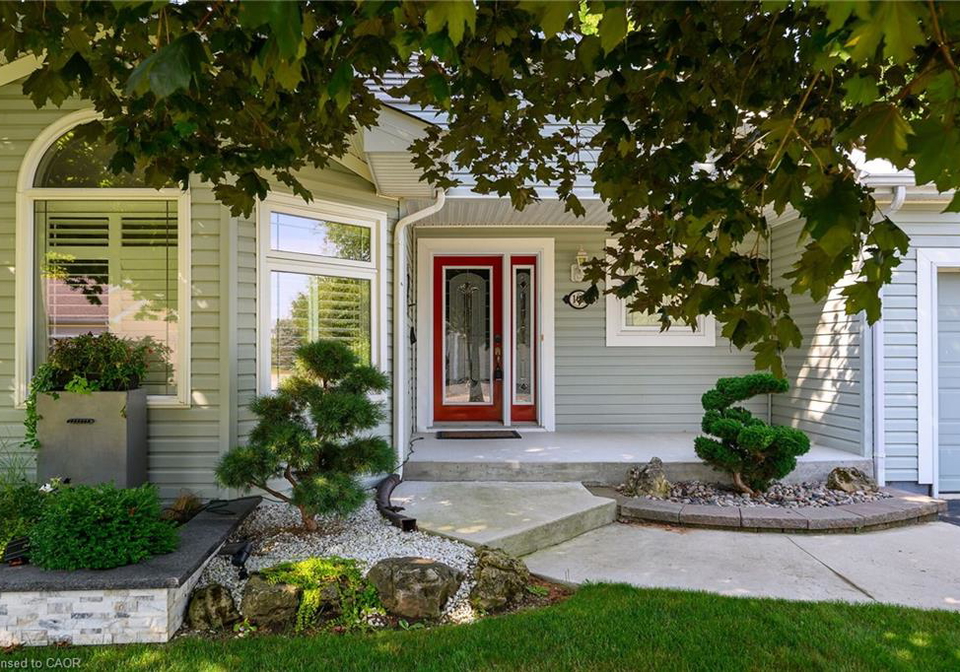 106-bushmill-circle-flamborough-ontario-40780576