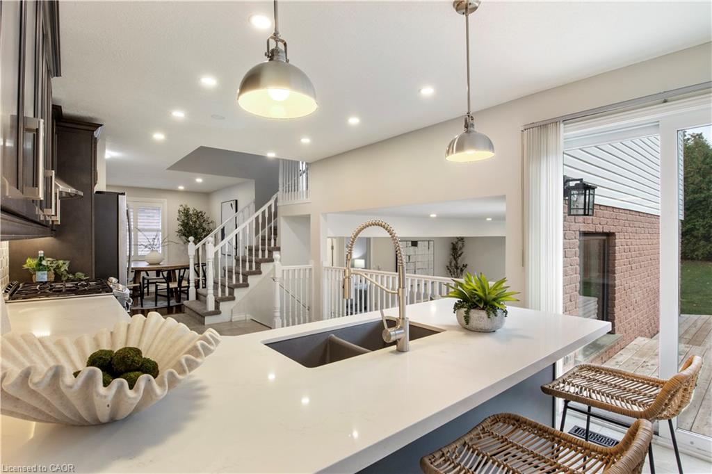 427-dansbury-drive-waterloo-ontario-40780657