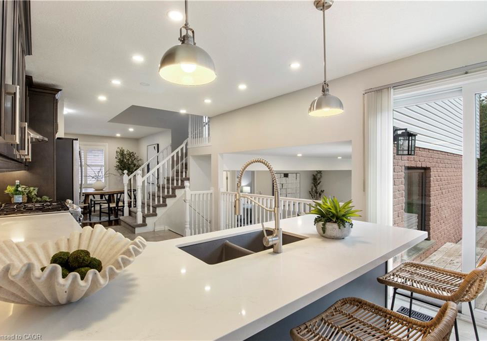 427-dansbury-drive-waterloo-ontario-40780657