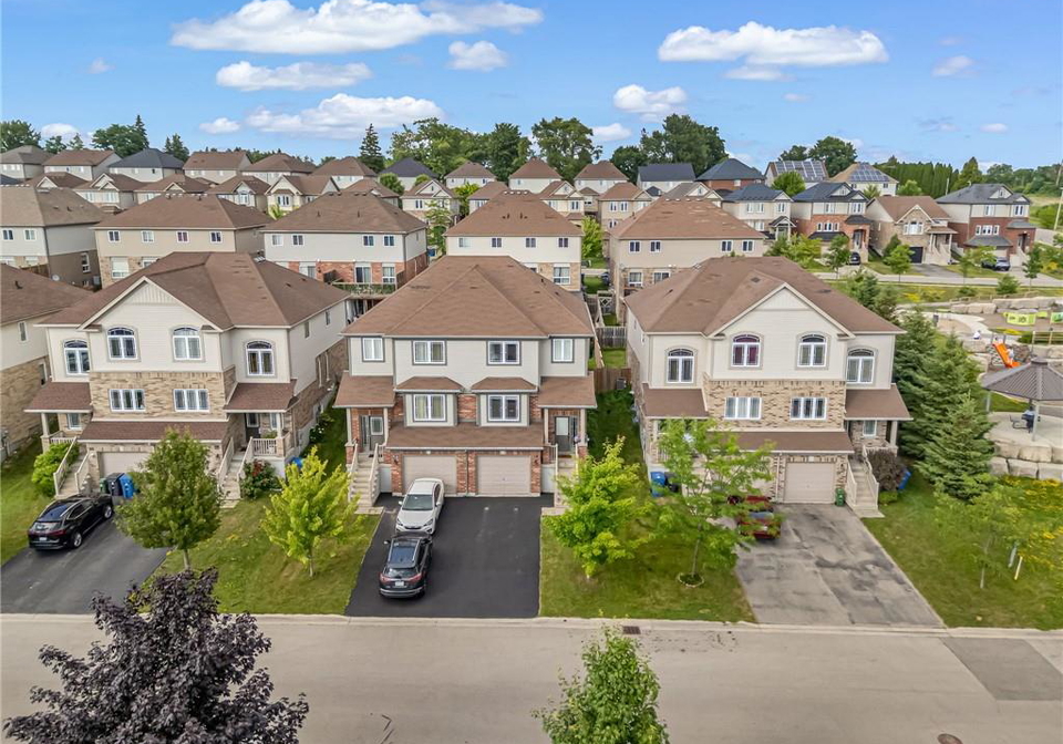 19-oakes-crescent-guelph-ontario-40780671