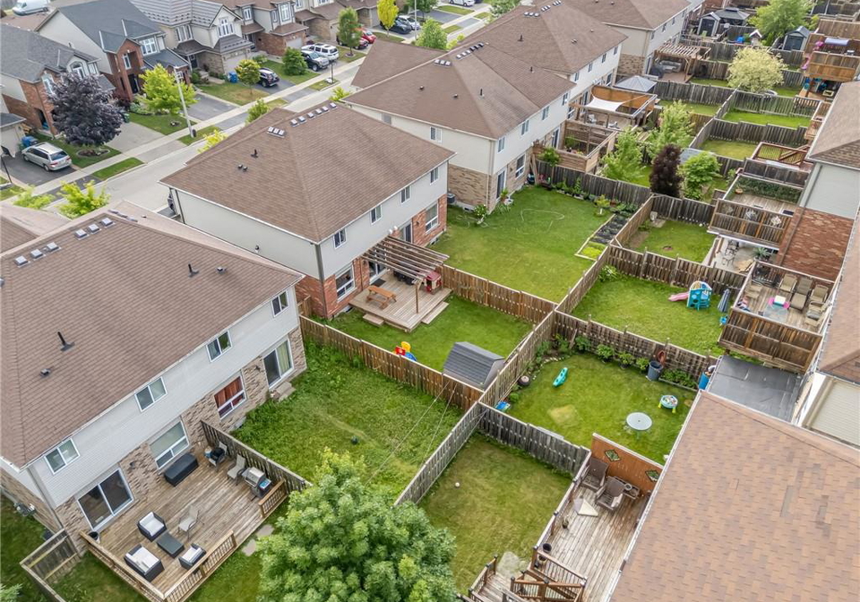19-oakes-crescent-guelph-ontario-40780671