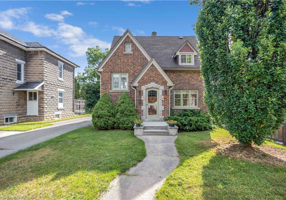 25-broadway-street-e-paris-ontario-40780695