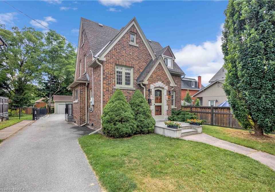 25-broadway-street-e-paris-ontario-40780695