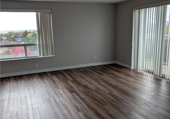 237-auburn-drive-waterloo-ontario-40780773