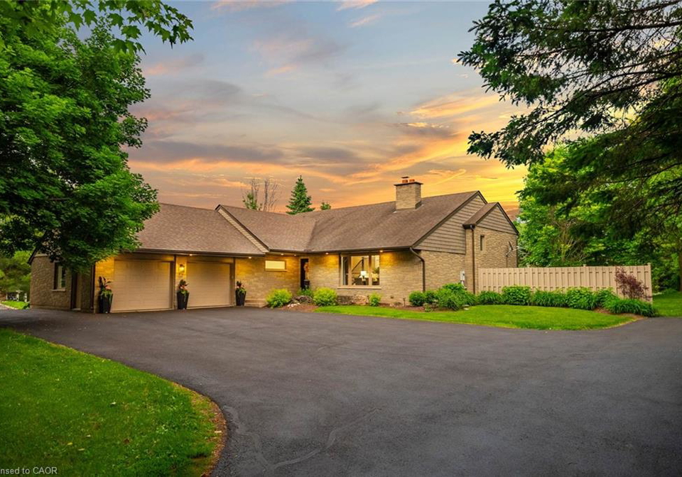 2038-15-side-road-milton-ontario-40780835