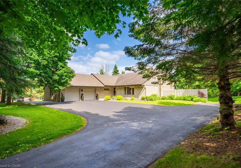 2038-15-side-road-milton-ontario-40780835