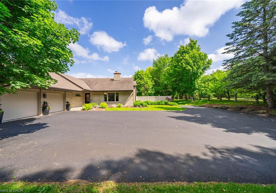 2038-15-side-road-milton-ontario-40780835