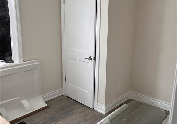 33-35-wood-street-e-hamilton-ontario-40780933