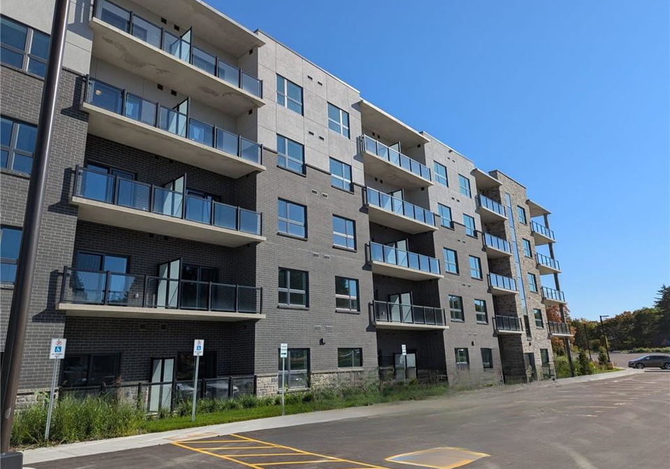 1100-lackner-place-kitchener-ontario-40780981