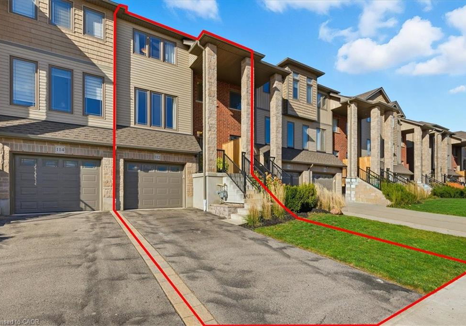 112-loxleigh-lane-breslau-ontario-40781025