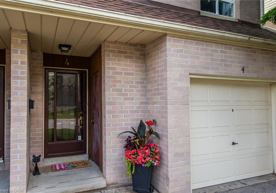 634-strasburg-road-kitchener-ontario-40781038