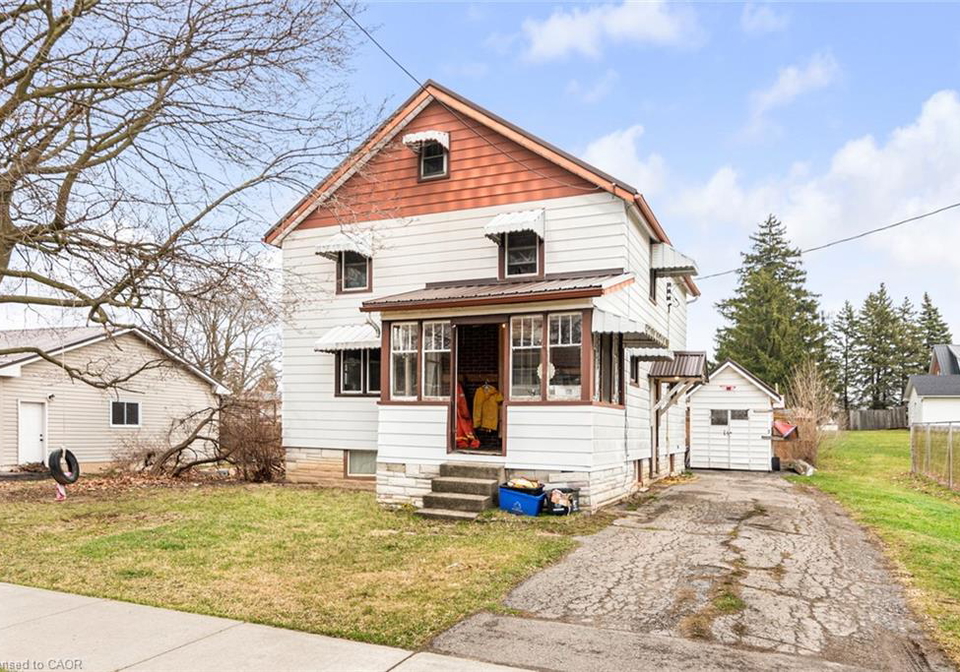 12-seneca-street-cayuga-ontario-40781045