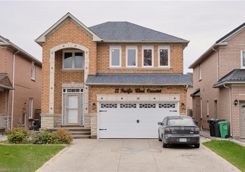 12-pacific-wind-crescent-brampton-ontario-40781130