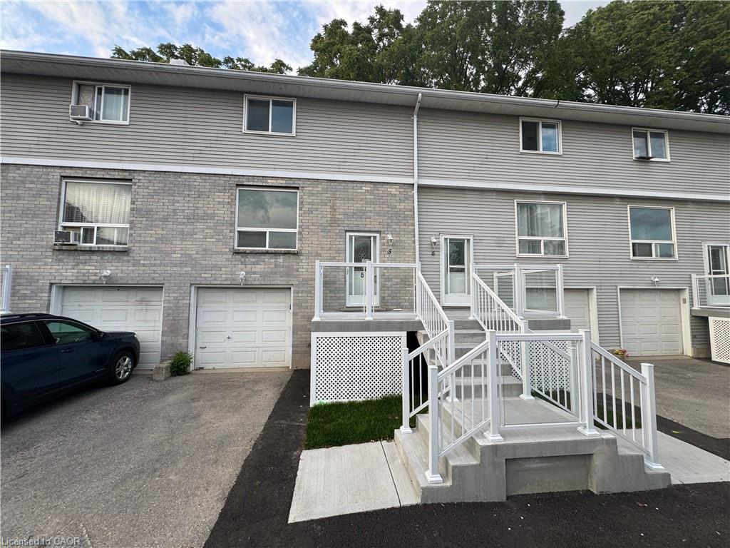 648-doon-village-road-kitchener-ontario-40781168