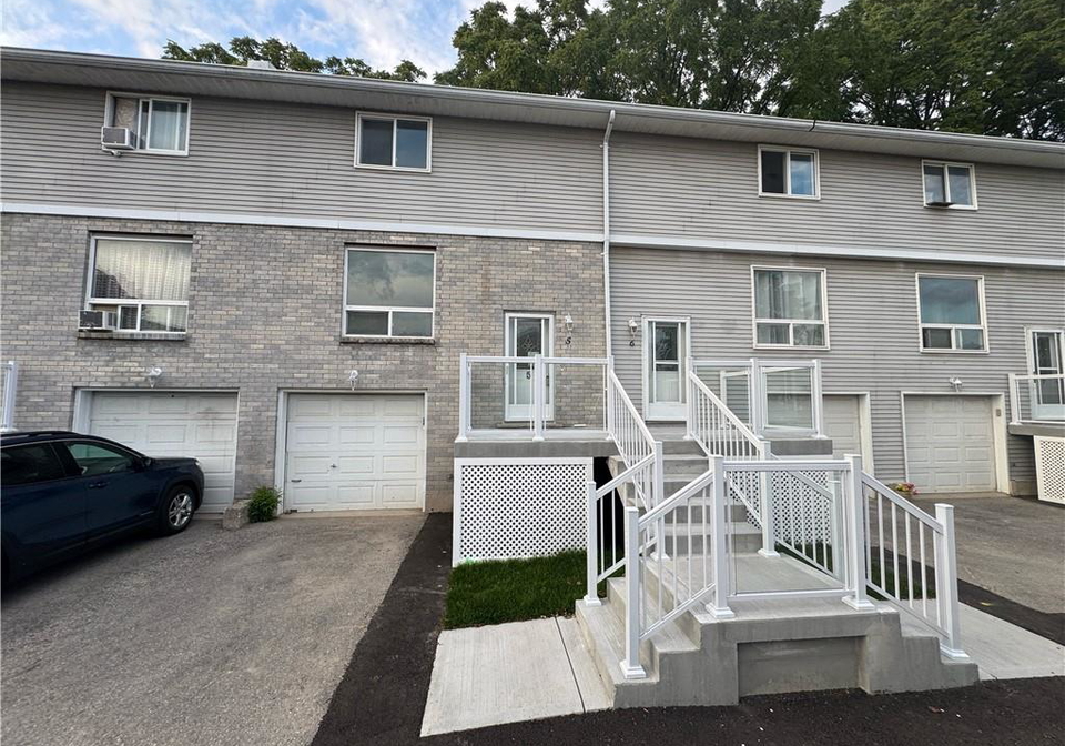 648-doon-village-road-kitchener-ontario-40781168