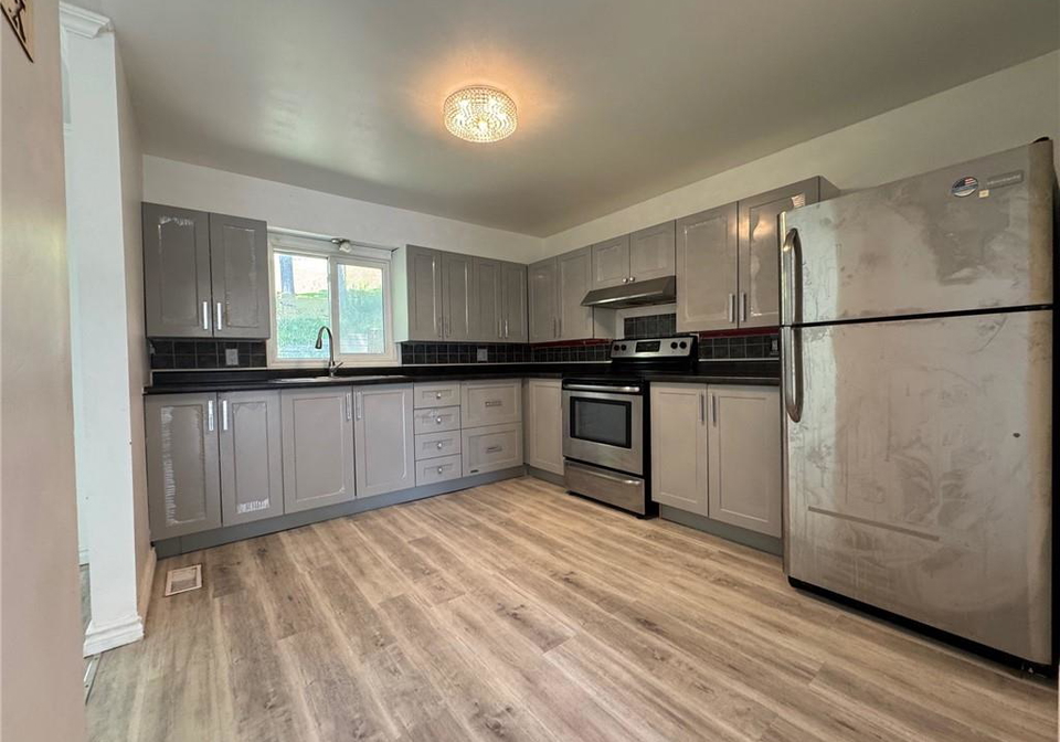 648-doon-village-road-kitchener-ontario-40781168
