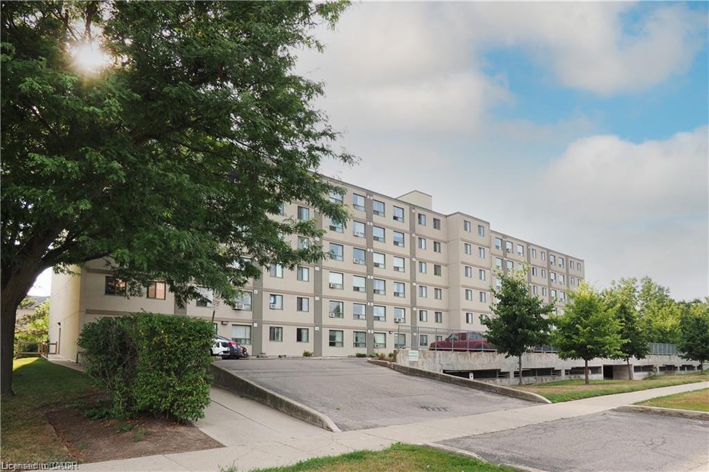 18-holborn-court-kitchener-ontario-40781331
