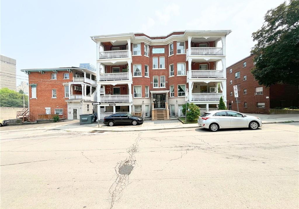 121-park-street-s-hamilton-ontario-40781344