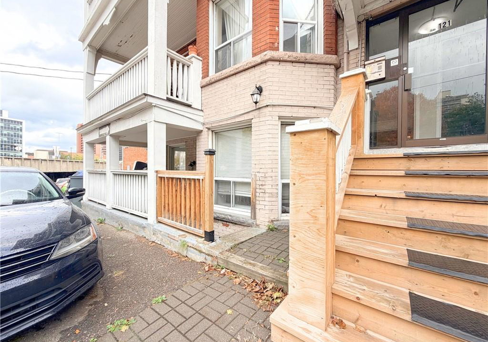 121-park-street-s-hamilton-ontario-40781344