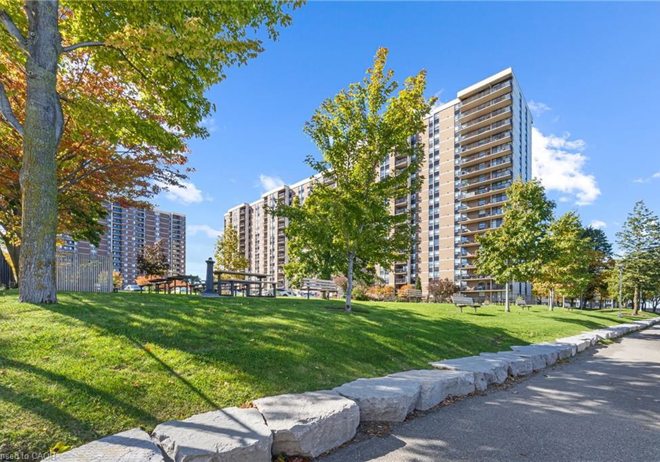 500-green-road-stoney-creek-ontario-40781438