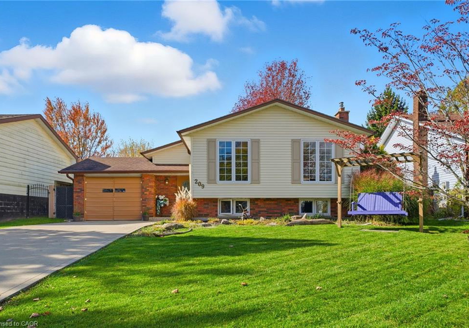209-richardson-drive-port-dover-ontario-40781450