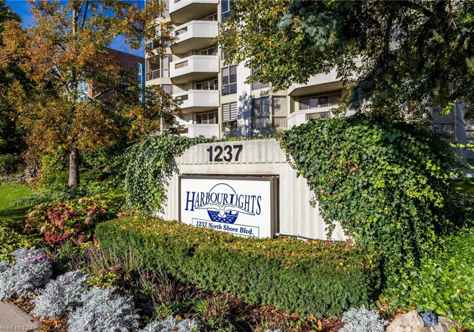 1237-north-shore-boulevard-e-burlington-ontario-40781565