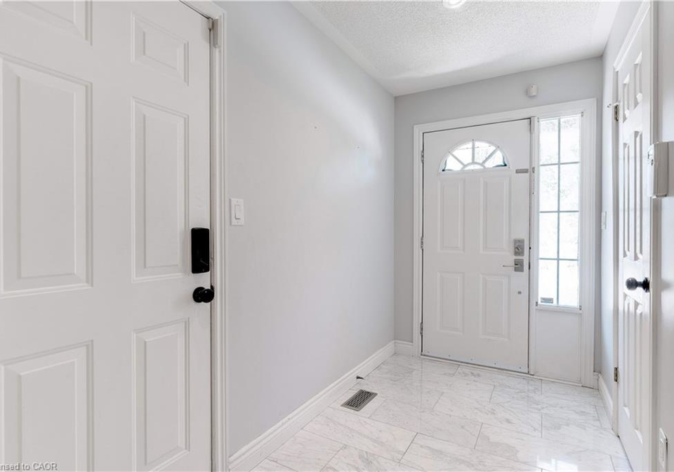 2151-walkers-line-burlington-ontario-40781579