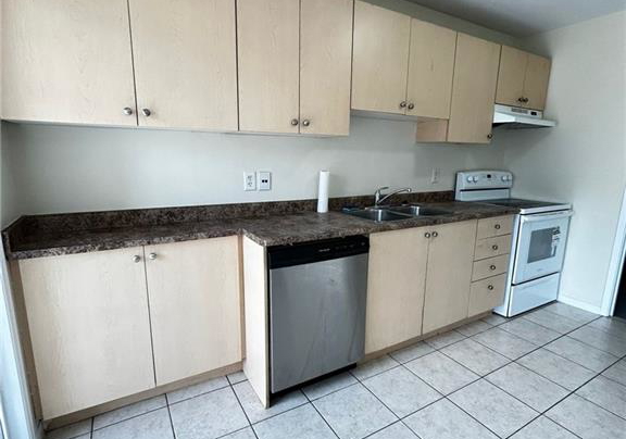 12-holborn-drive-kitchener-ontario-40781621