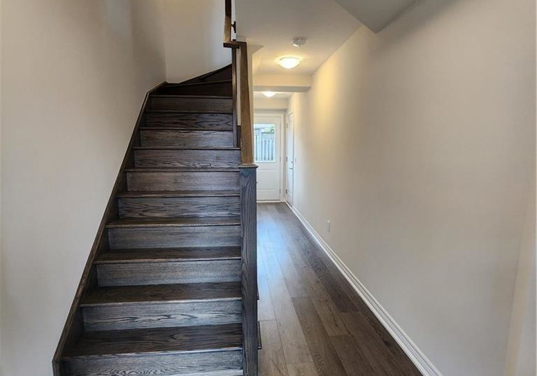 19-picardy-drive-stoney-creek-ontario-40781862