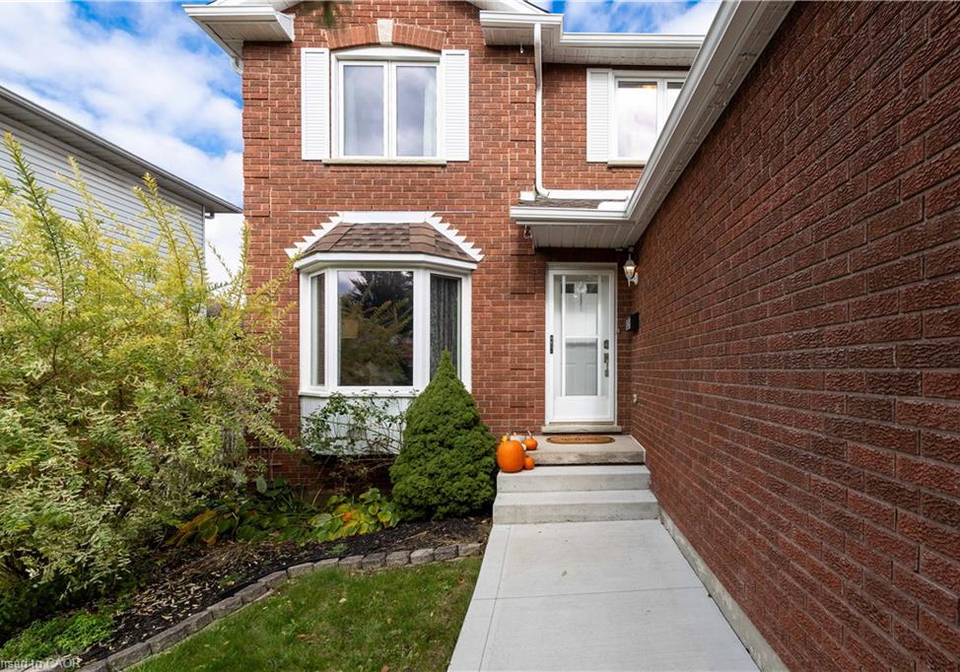 147-general-drive-kitchener-ontario-40781999