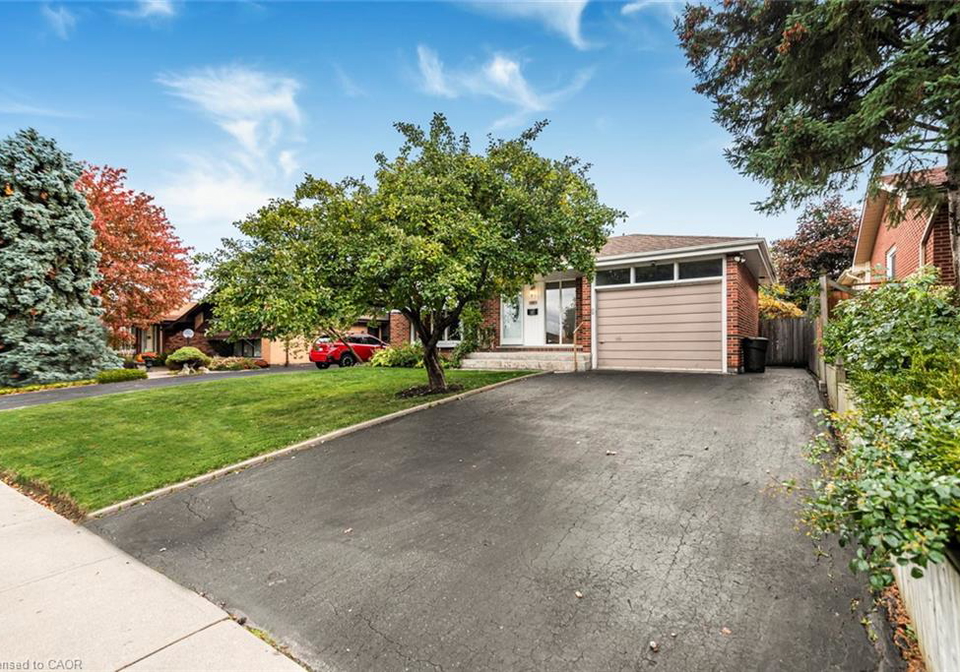 111-greenford-drive-hamilton-ontario-40782052