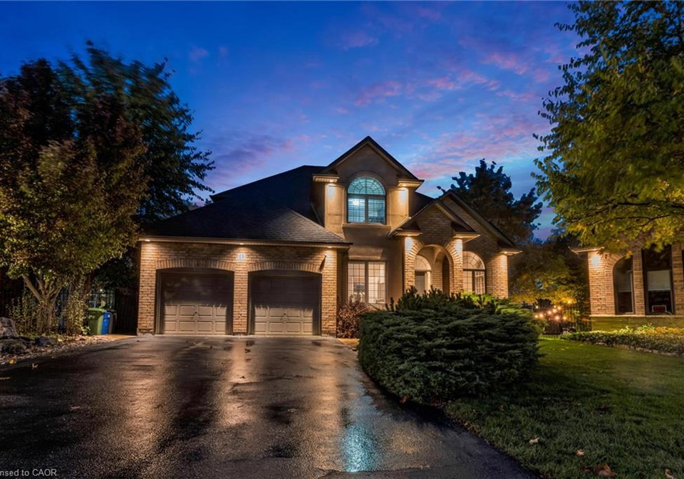 13-switzer-crescent-hamilton-ontario-40782188