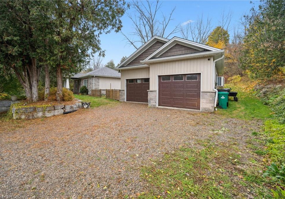 1861-brantford-highway-north-dumfries-ontario-40782244