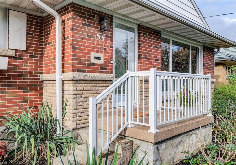 54-glendale-road-kitchener-ontario-40782285