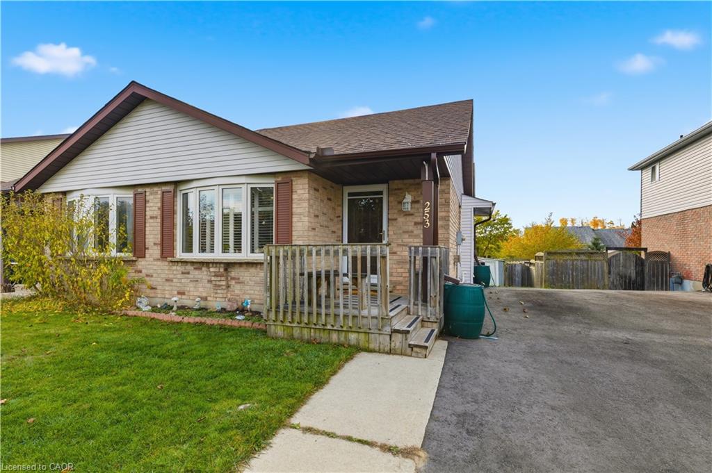 253-benesfort-crescent-kitchener-ontario-40782340