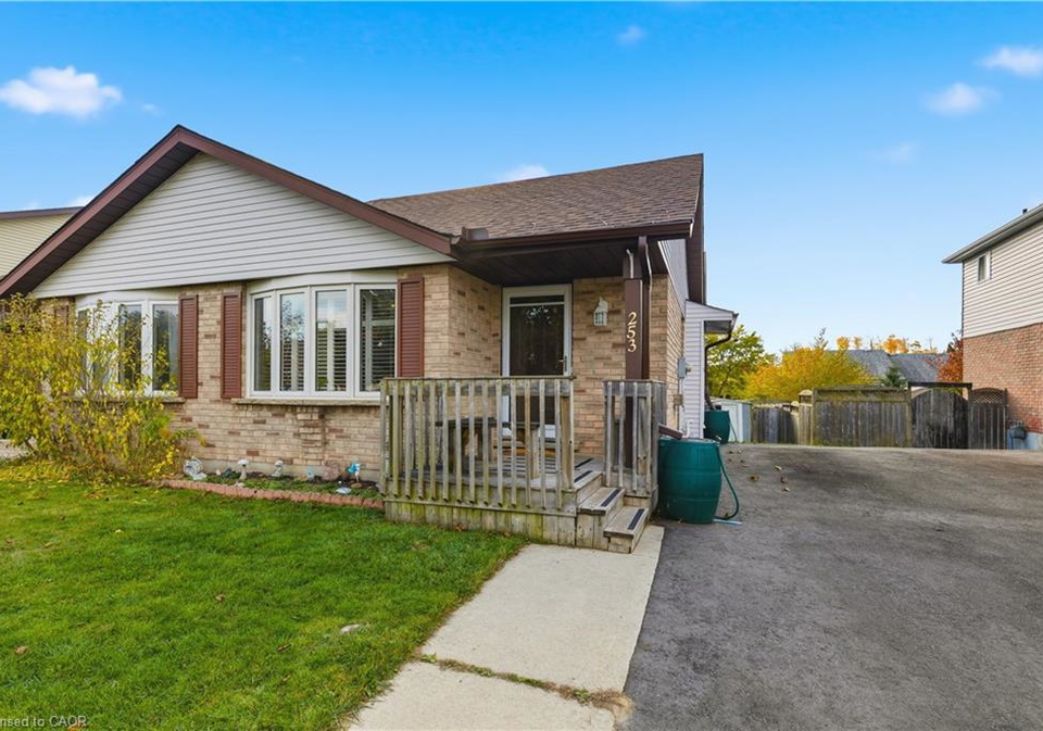 253-benesfort-crescent-kitchener-ontario-40782340