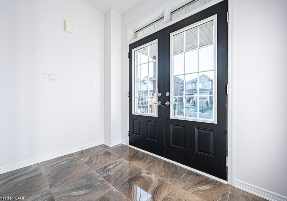 38-mccargow-drive-caledonia-ontario-40782403