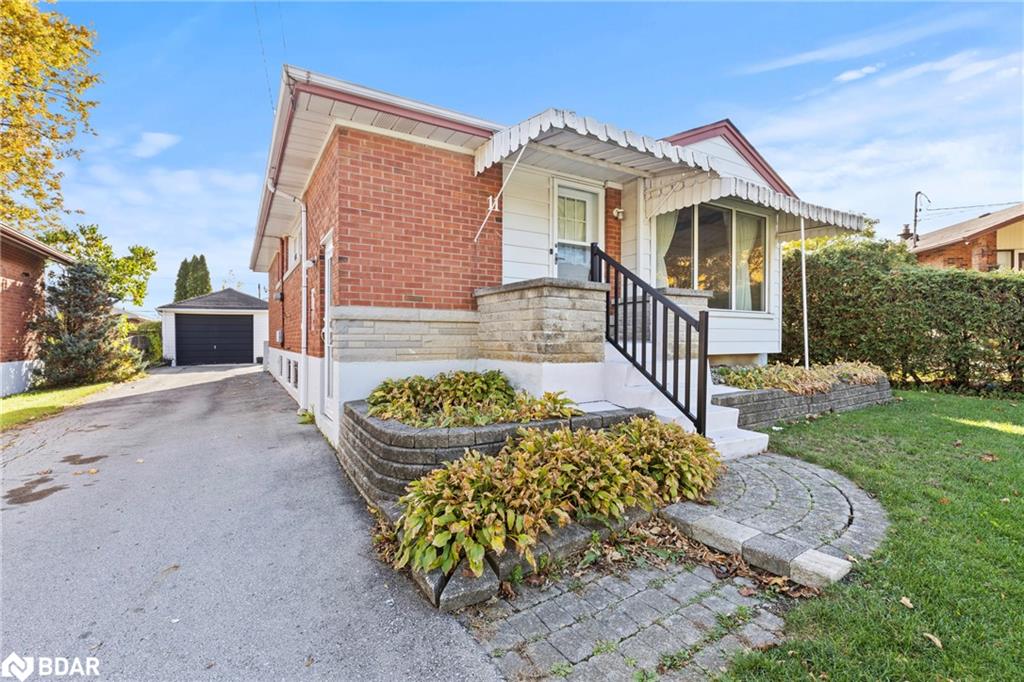11-helga-court-hamilton-ontario-40782418
