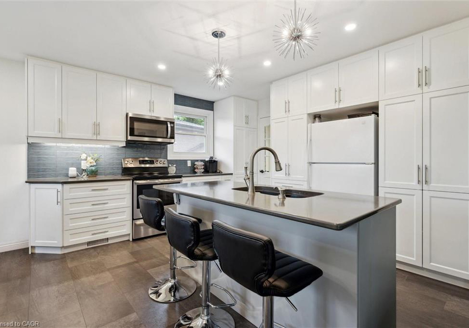 10-villa-court-hamilton-ontario-40782462