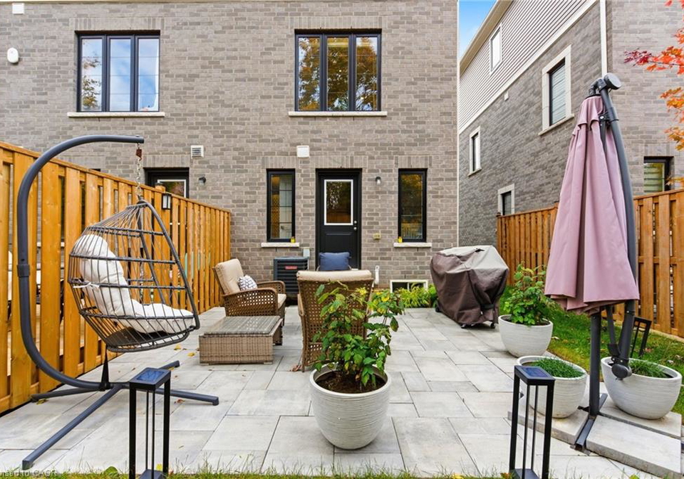 383-dundas-street-waterdown-ontario-40782523