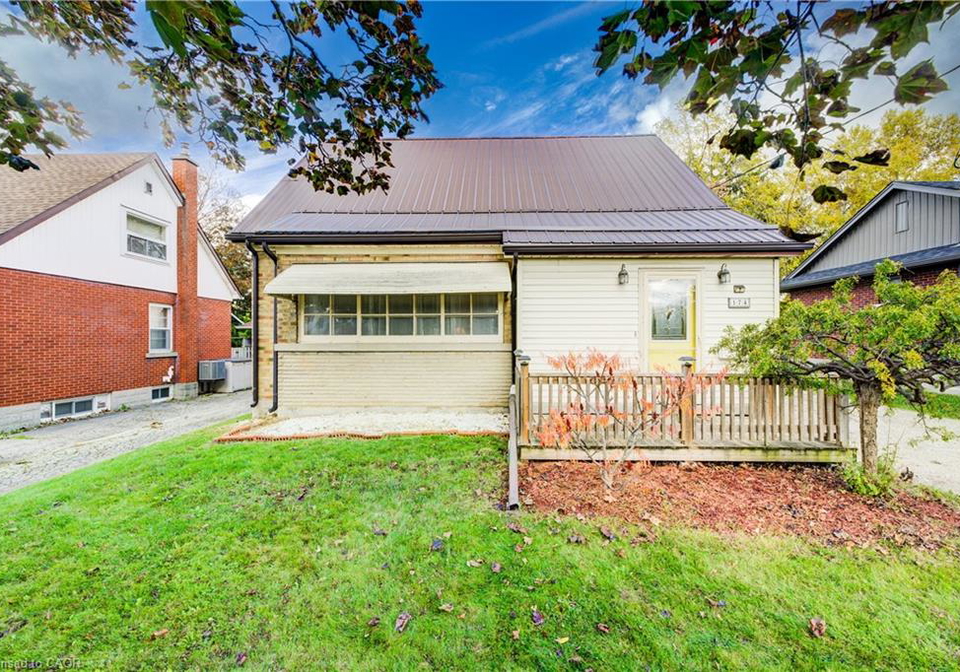 174-union-street-e-waterloo-ontario-40782562