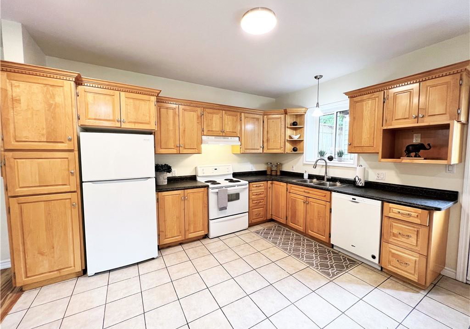 151-walker-street-kitchener-ontario-40783693