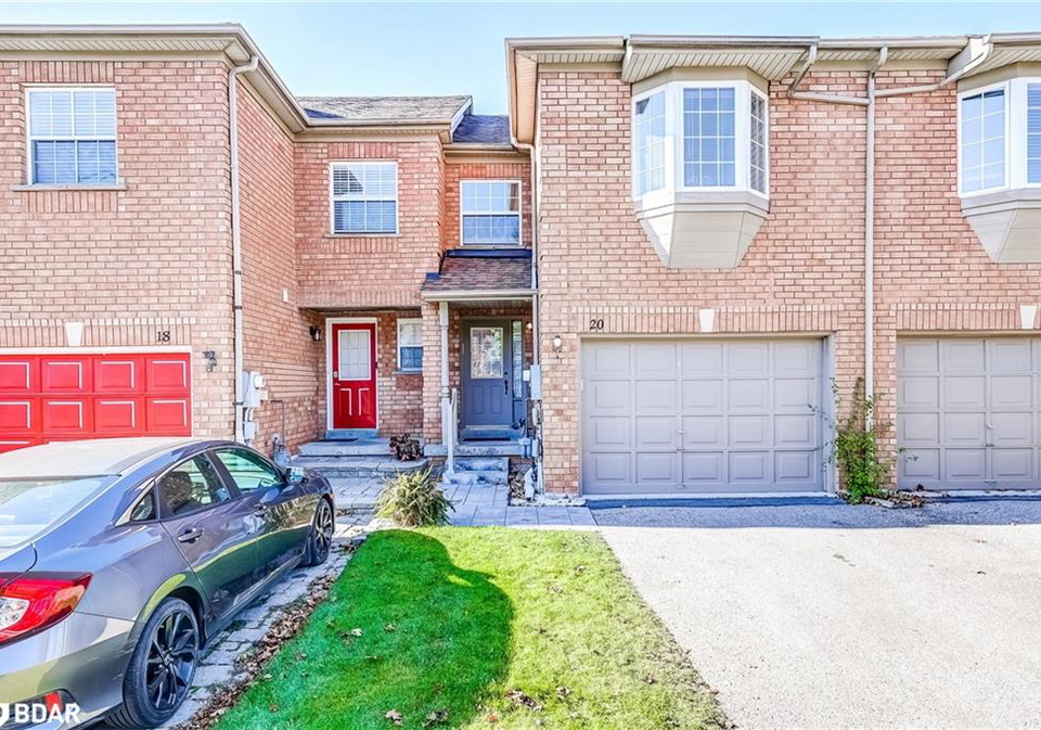 20-hawtin-trail-aurora-ontario-40783794