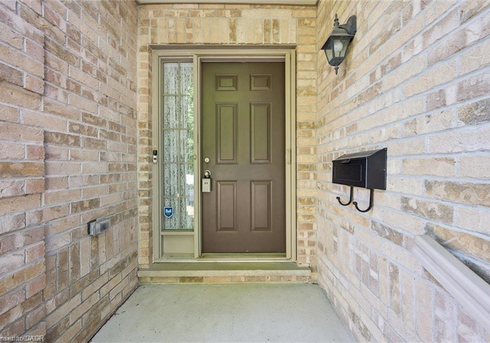 900-doon-village-road-kitchener-ontario-40783795